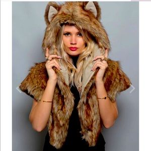 SPIRITHOODS Coyote Shawl